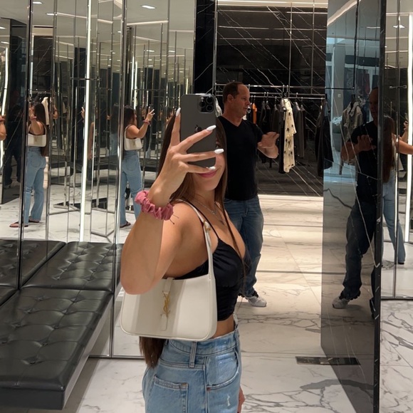 Meet your Posher, Halle - Picture 4 of 4